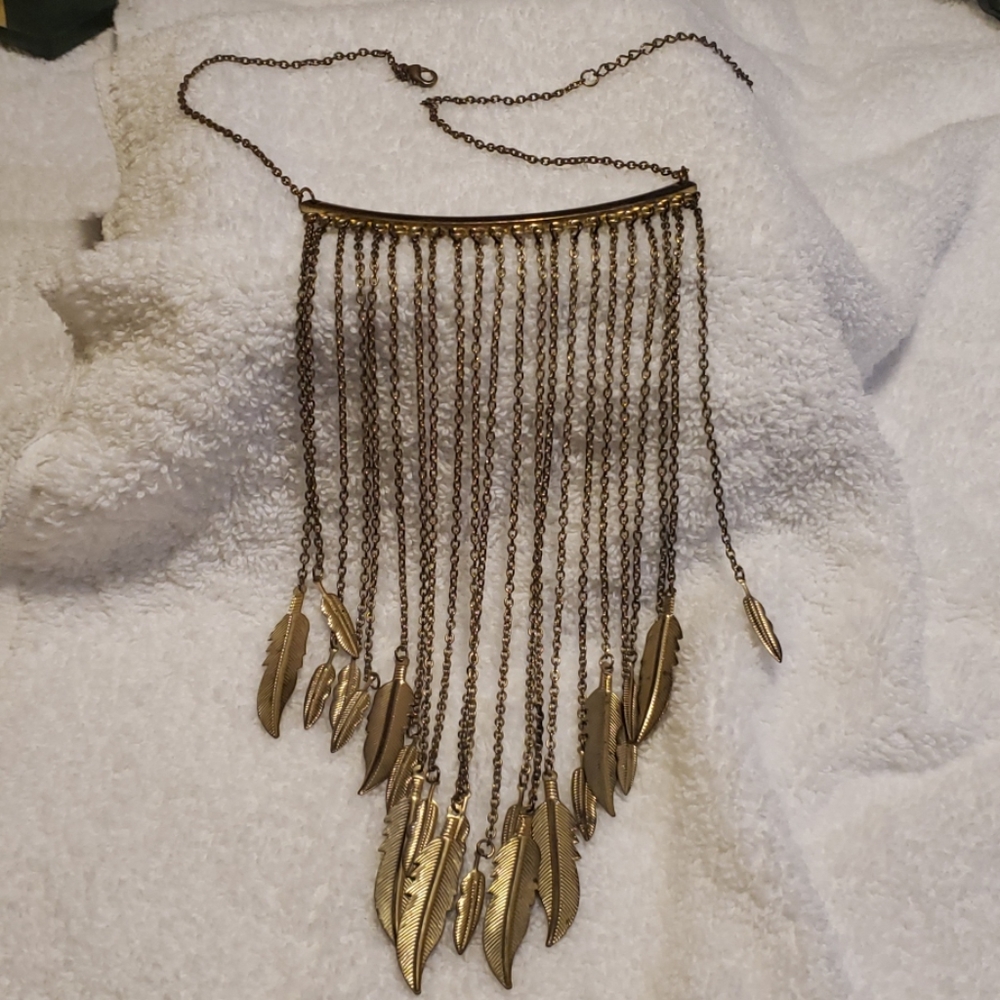 Fashion gold feather necklace
